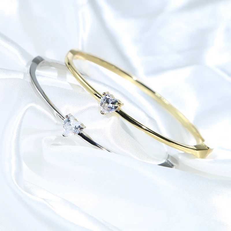 Summer Accessories 58-60mm Heart White Stones CZ Bangles for Women with 2 Colors of Gold and Platinum Plated Fashion Jewelry Z250616