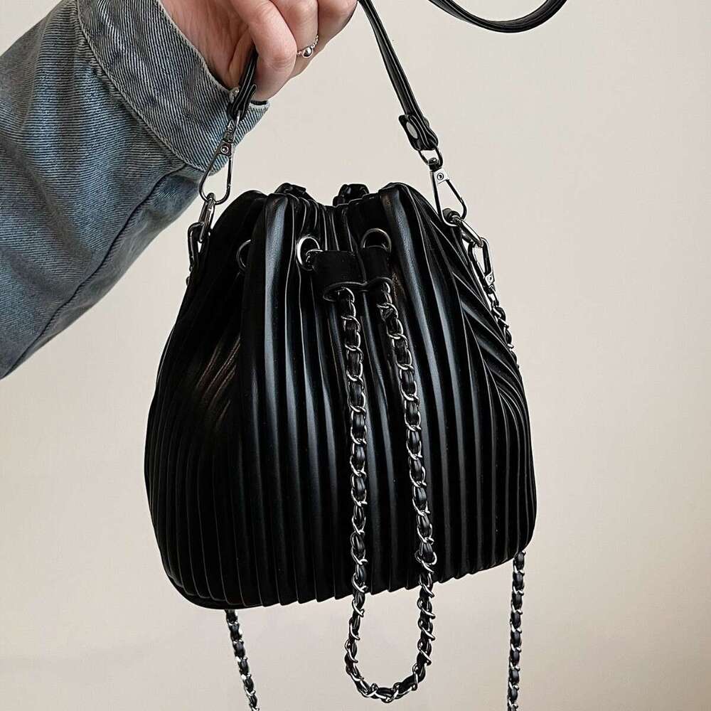 Niche Design Pleated Drawstring Bucket for Women 2025 New Summer Korean Fashion Versatile Shoulder Crossbody Bag