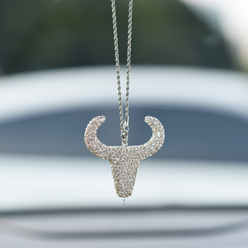 Fashion personalised drilling large cow horn car pendant exquisite cow head mirror decoration western cowboy wind car interior decoration