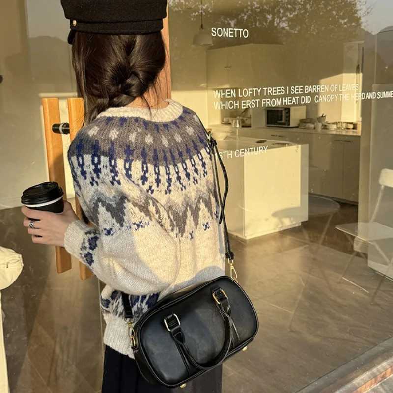 2025 New Crossbody Bag Retro Style Commuter Bag Korean Version Bowling Bag Spring New Handbag Crossbody Bag XJ2520616