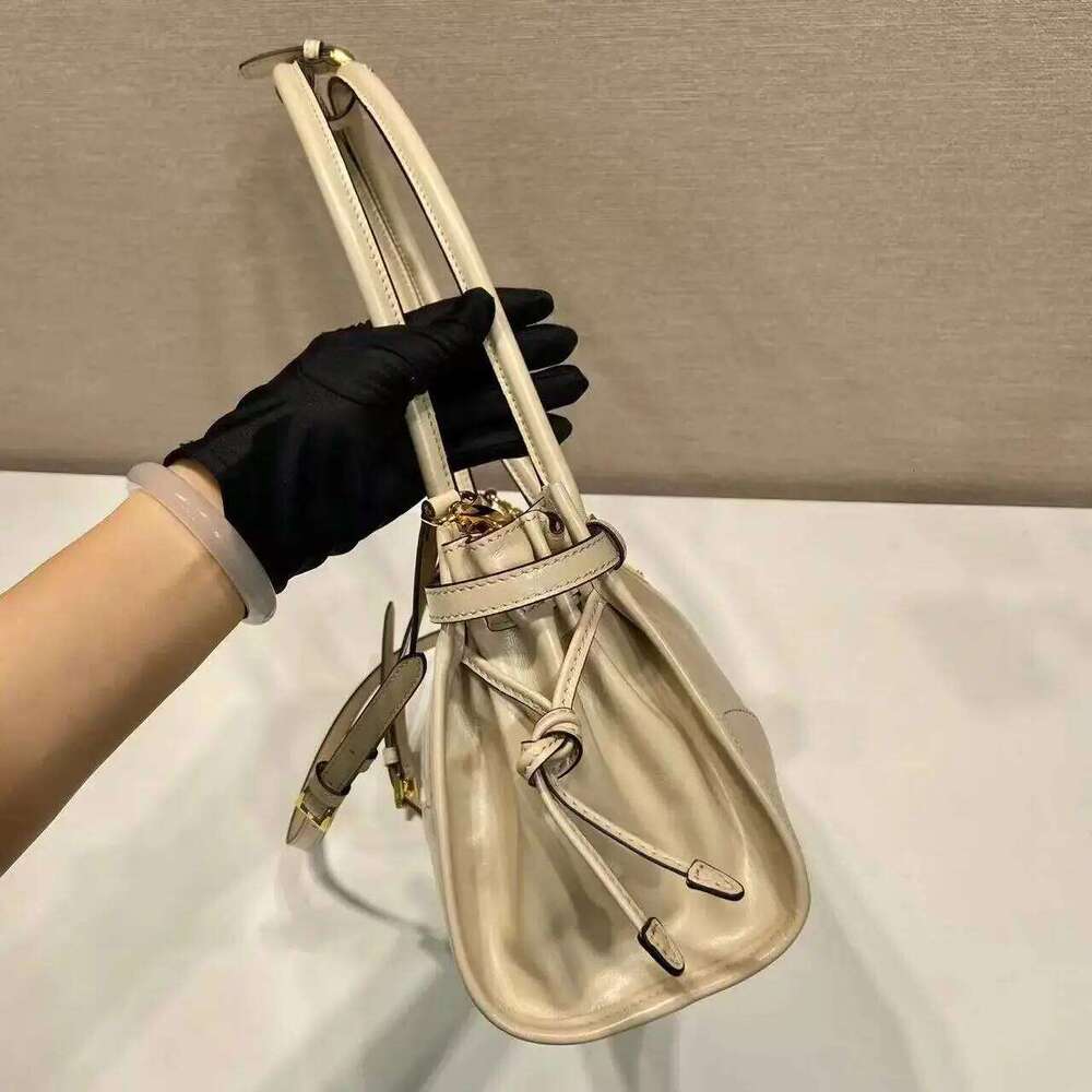 Designer Bag Designer Bag Oil Wax Leather Handbag Casual Shoulder Retro Crossbody Women S Large Capacity Tote