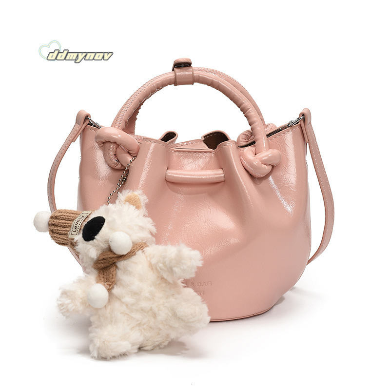 Super Popular Handheld Pleated Bucket for Women 2025 Spring High-end Fashion Versatile Commuter Shoulder Crossbody Bag Trend ddmynov ddmynov