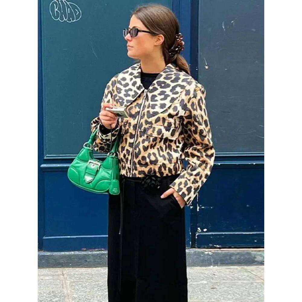 ZBZA Women Leopard Print Vintage Loose Jacket Doll Collar Metal Zipper Patch Pocket Patchwork Coat Fall Winter New Chic Overcoat