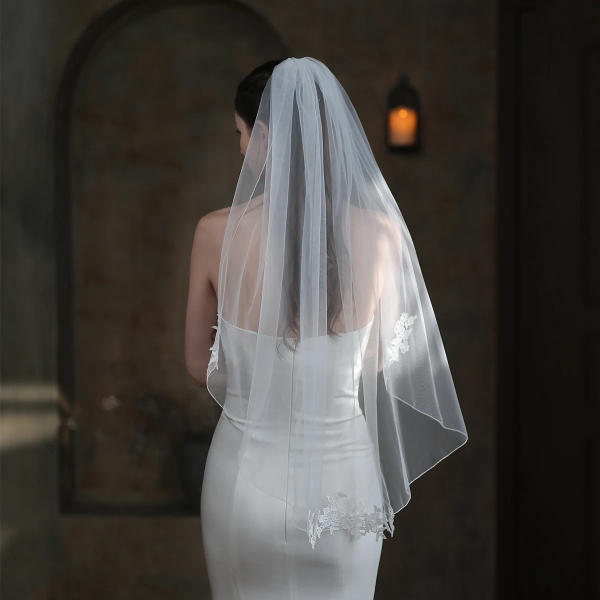 V843 Elegant Bridal Veil One-Layer Plain Tulle Lace Appliqued White Fingertip Brides Headdress Veil for Wedding Dress 250610