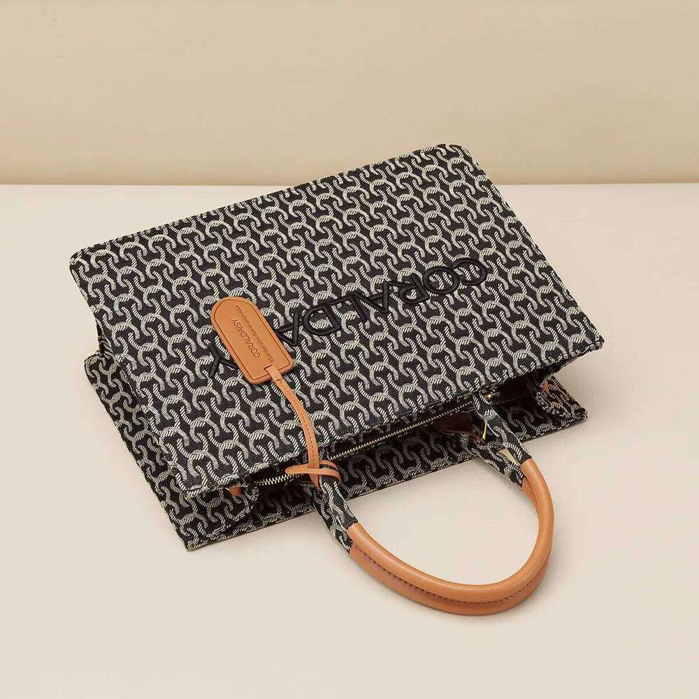 Hot Selling New Large Capacity Tote Letter Embroidery Women's Handbag Printed Canvas Shoulder Commuter Crossbody Bag Designer Bags