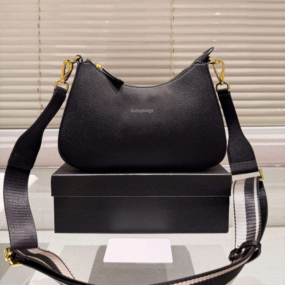 Luxury designer vintage leather handbag shoulder bag crossbody bag handbag crescent bag messenger bag commuter bag work bag travel bag phone bag wallet