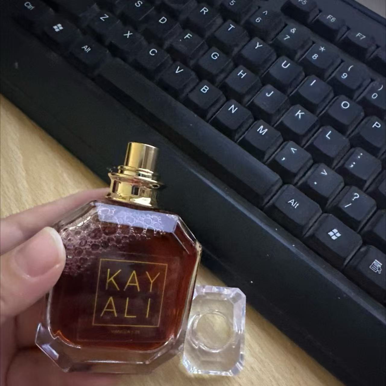 Kayali Vanilla 28 Perfume 100ml Eau De Parfum Men Woman Fragrance 3.4oz Long Lasting Smell Designer Brand EDP Man Women Neutral Cologne Spray