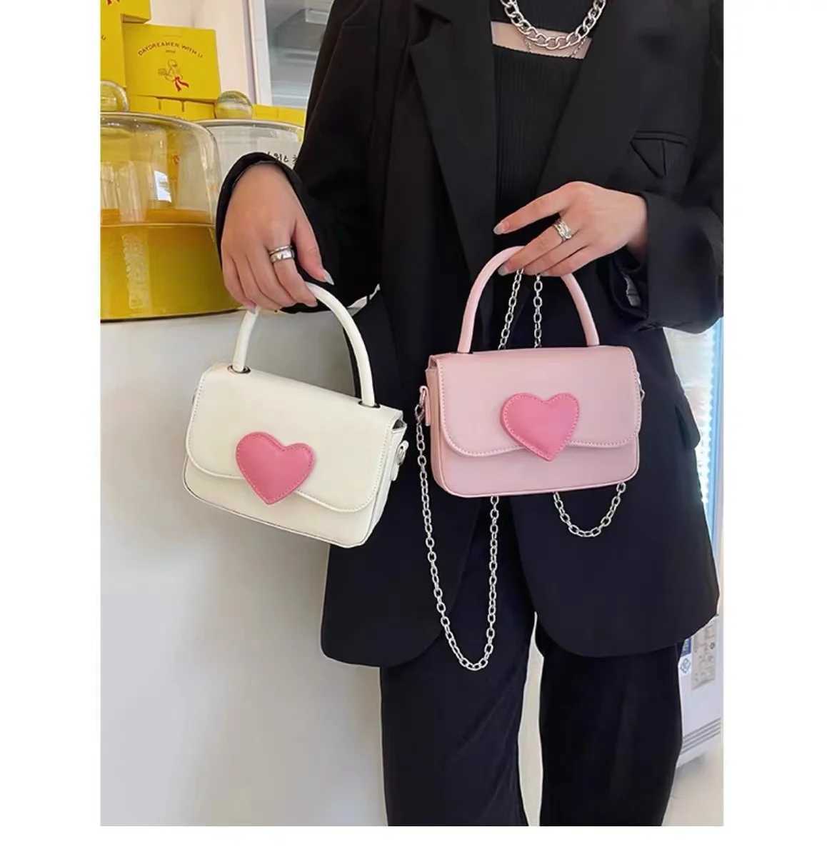 2024 Summer New Pink Love Color Girl Cute Small Square Bag Fashion Hand Chain Crossbody Bag XJ2520616