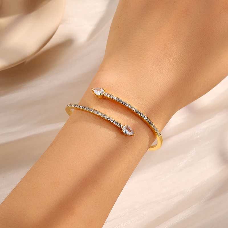 Sweet And Romantic Leaves Cubic Zirconia Suitable For Women To Wear And Fashionable Jewelry For Summer Travel Z250616