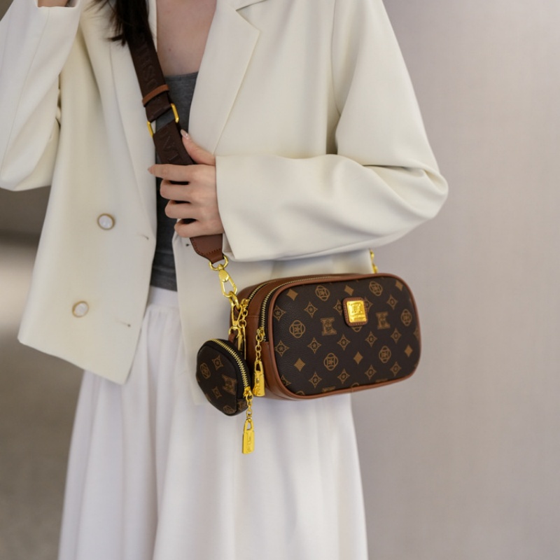 Designer Bag Luxury Bag Free Shoulder Bag Shipping Women S Retro Handheld Strap Pendant Shoulder Cross