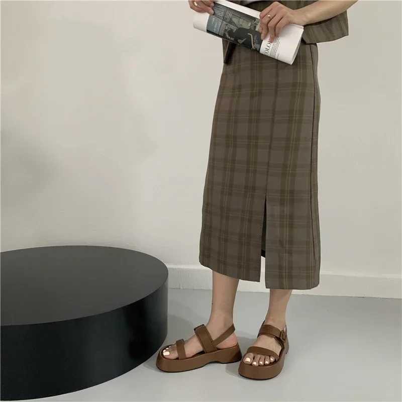 2025 New Gladiator Summer Sandals Fashion Platform Flats Elegant Open Toe Ankle Strap Dress Shoes Z250617