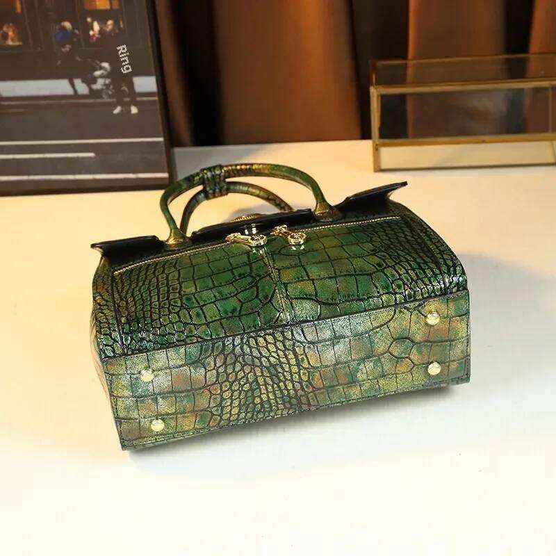 2024 New European And American Style Handbag Platinum Crocodile Pattern Large Middle-Aged Mother Bag Genuine Leath