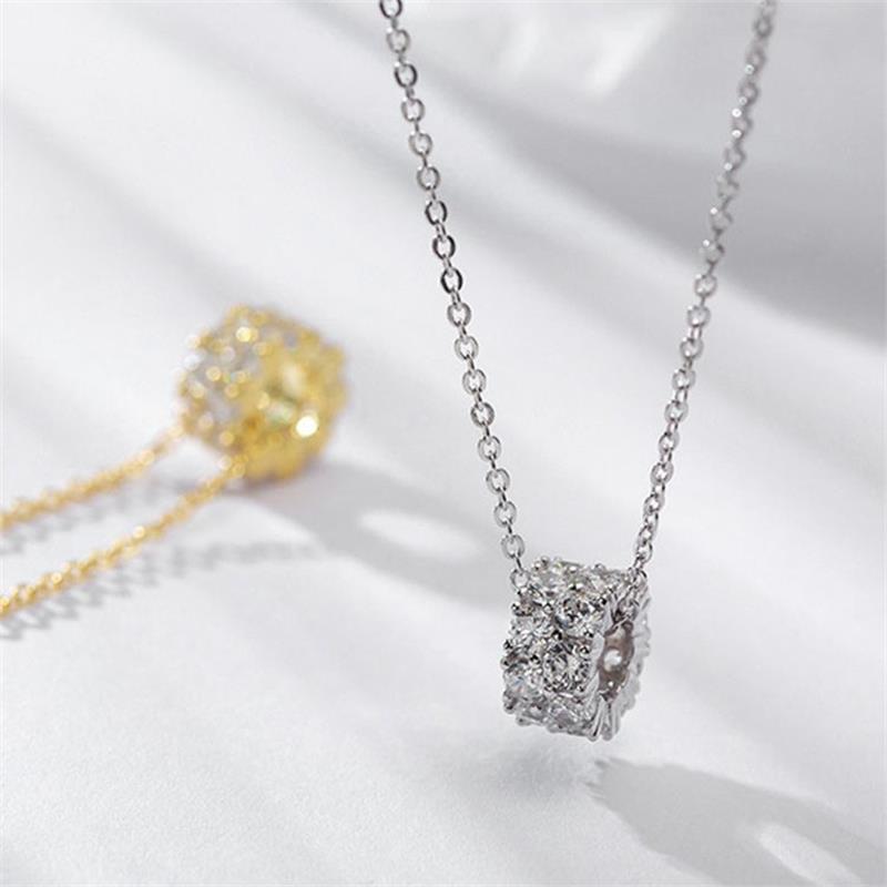 2025 Elegant Ins Top Sell Sweet Simple Fine Jewelry Genuine 100% 925 Sterling Silver Full Round Lab White Moissanite Diamond Women Circle Pendant Clav
