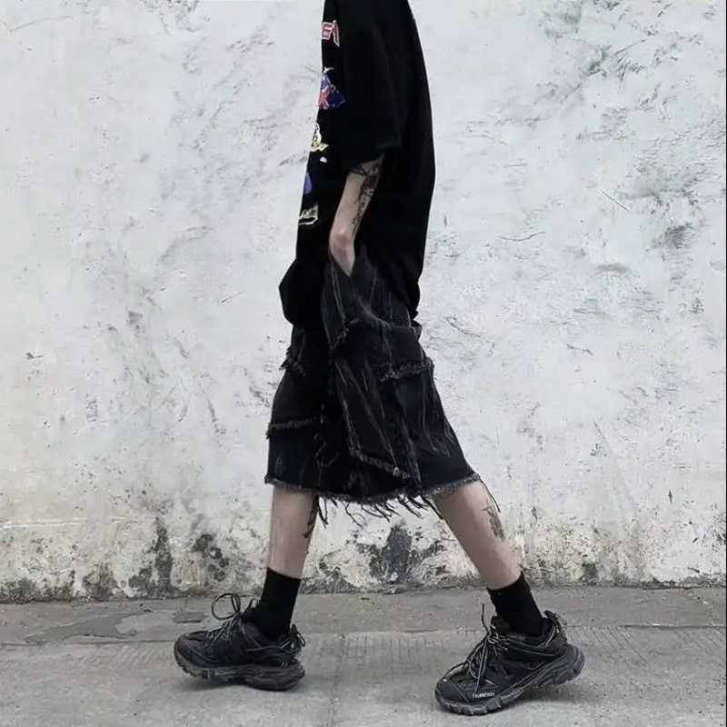 American Raw Edge Denim Men Shorts Summer Oversize Casual Loose Knee-High Dark Cropped Pants Streetwear Men Z250617