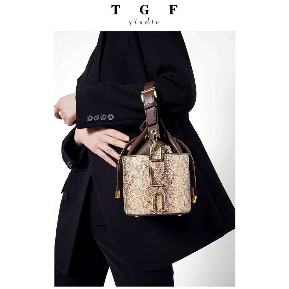 This Year s Trendy Bags for Women New French Niche Office Handbag Genuine Leather Commuter Bucket Bag