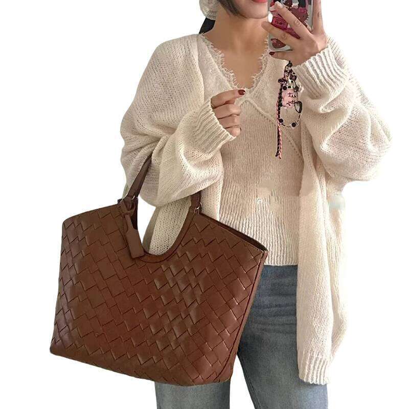 New Niche Design Woven Large Capacity Tote Underarm Handbag Shoulder Crossbody Bag