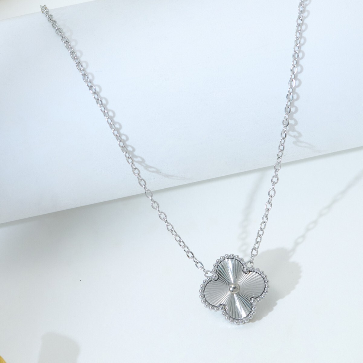Fashion Light Style Versatile Laser Polished Necklace for Women High-end Sense Personality Jewelry