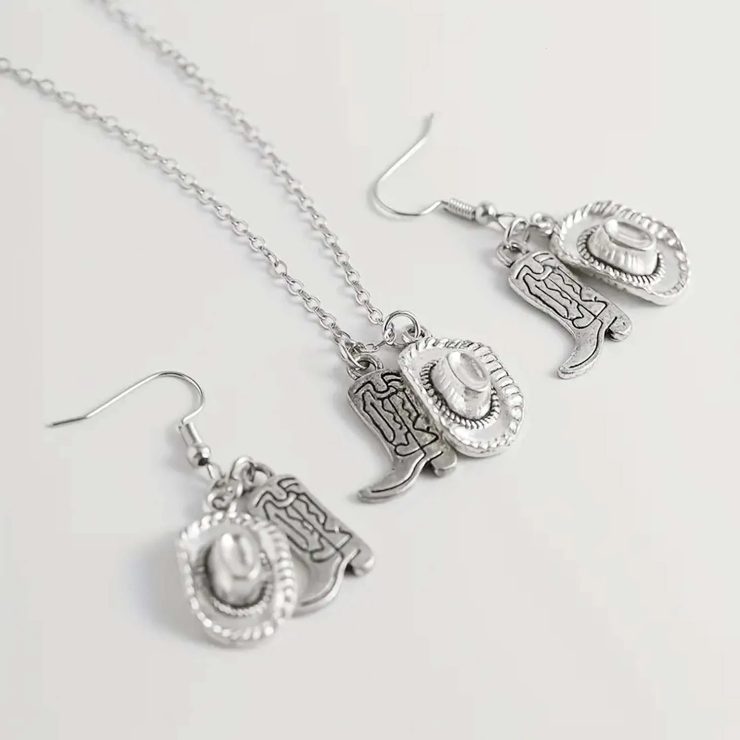 30pcs Western Cowboy Charms Alloy Western Horse Cowboy Hat Cowboy Boots Bull Head Pendants for DIY Jewelry Making Accessories 250609