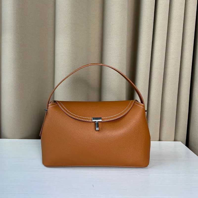 Womens Flap Handbag High Quality Lychee Pattern Shoulder Bag Silver Lock Large Capacity Tote Bag New Fashion Womens Bag Z250617