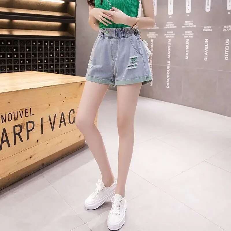 Short Jean Pants Woman Streetwear Ripped With Waist Pocket Denim Shorts for Women Low Price Designer Kpop Korean Style Stretchy