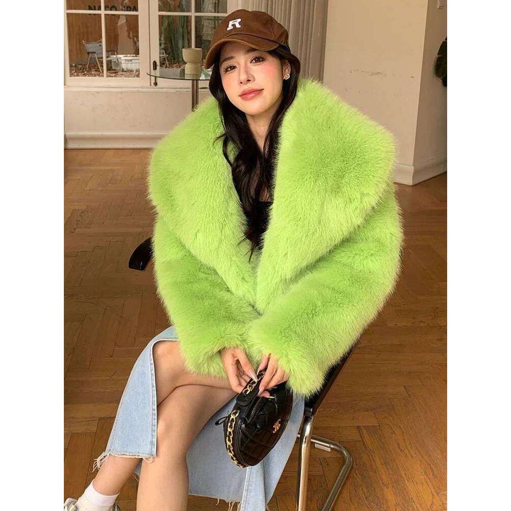 2025 Fashion Women's Faux Coat Lapel Loose Long Sleeve Fluorescent Green Thick Warm Imitation Fox Fur Jacket Winter 2024 New