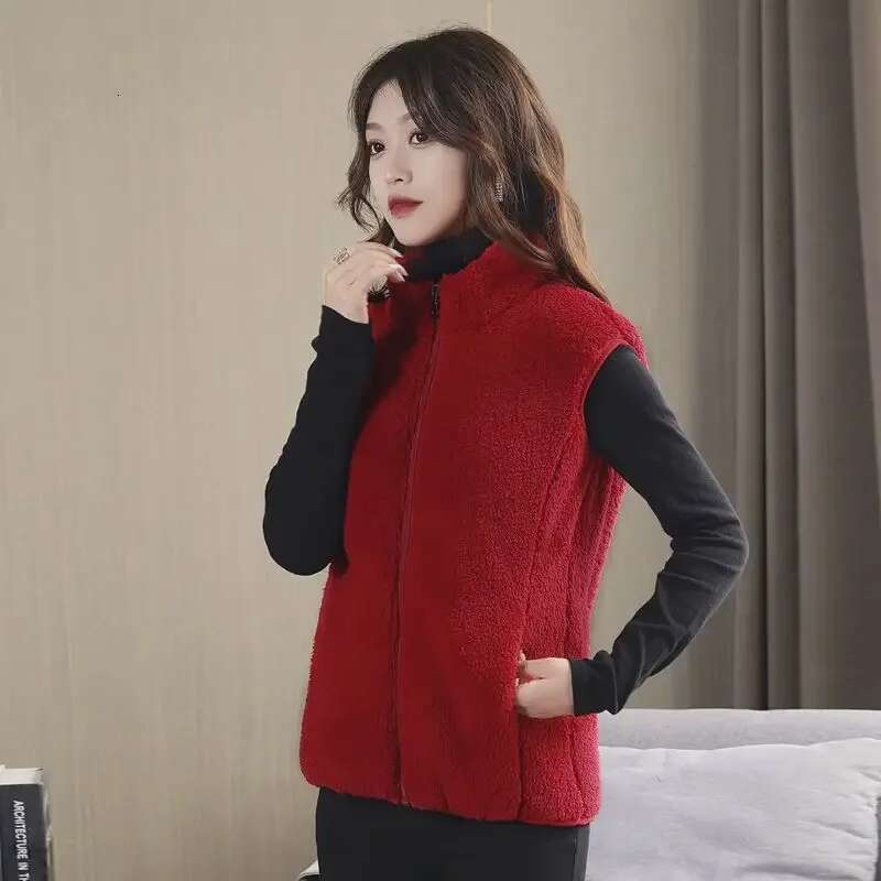 Half Lady Fleece Giletes Solid Color Short Cold Classic Warm Insulated Womens Vests Elegant Sleeveless Autumn Trend 2025 Casual