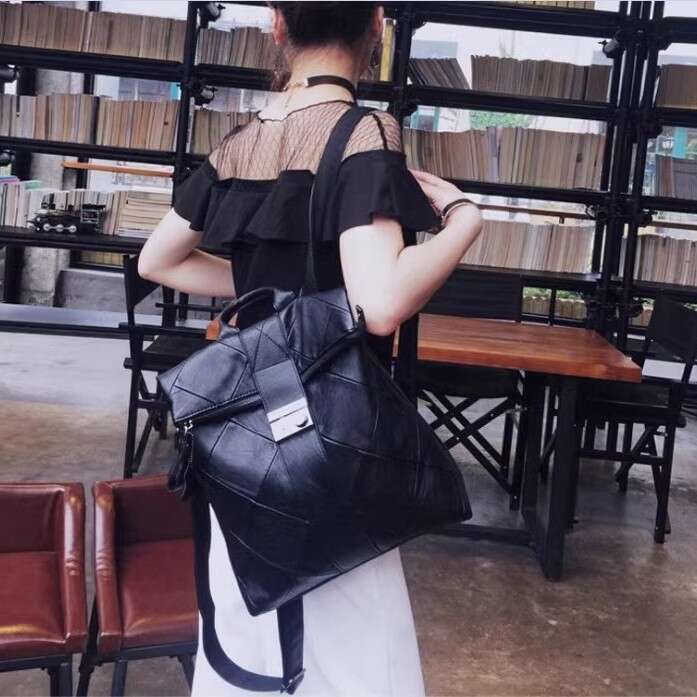 Free shipping designer bag Luxury New Genuine Leather Large Capacity Anti theft Women s Backpack High end Versatile Lightweight Travel School Bag Hand