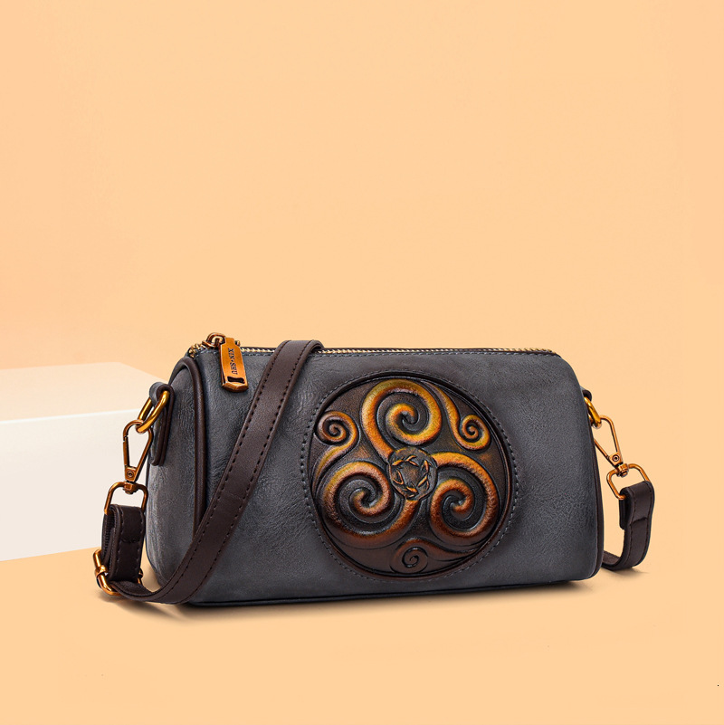Free Shipping 2025 New Designer Bag Large Capacity Casual Women's Shoulder Handbag Embossed Fashionable High-quality Shopping Bag