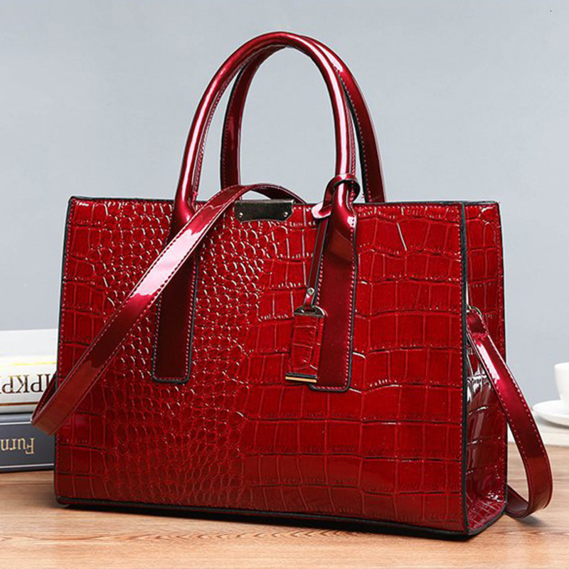 Free Shipping 2025 New Designer Bag Trendy High-end Crocodile Pattern Women's Handbag Fashionable High-quality Shopping Bag
