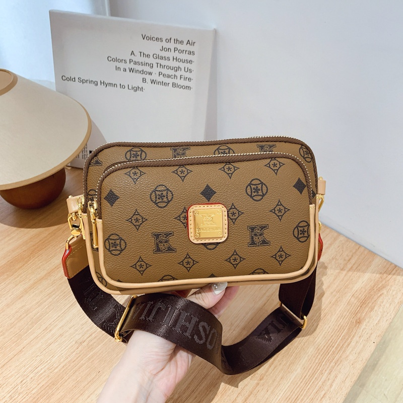 2025 Free Shipping Women's Designer Luxury Fashion Retro Printed New Simple Shoulder Bag Diagonal Cross Bag brown