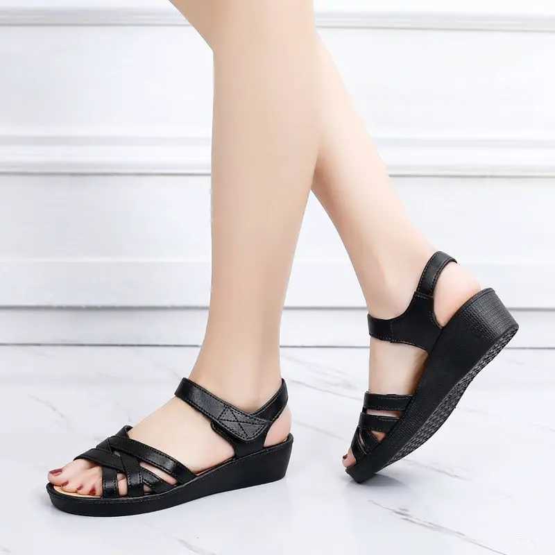 Mother Sandals Summer Soft Sole Middle-aged and Elderly Non-slip Work Shoes 4cm Wedges Flat Grandma Shoes To Wear Outside Z250617