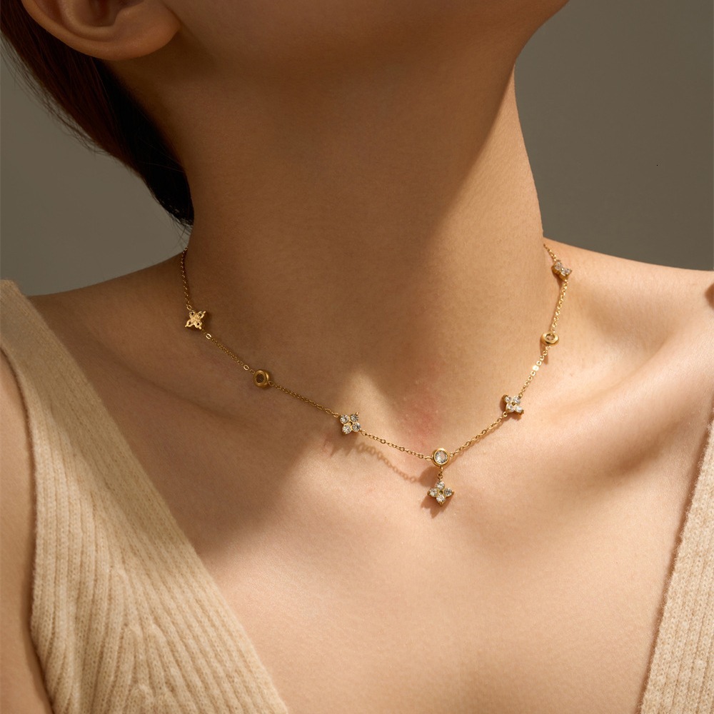 Fashionable Light Dia-Encrusted Necklace for Women, Niche High-End Versatile Titanium Steel Non-Fading Jewelry
