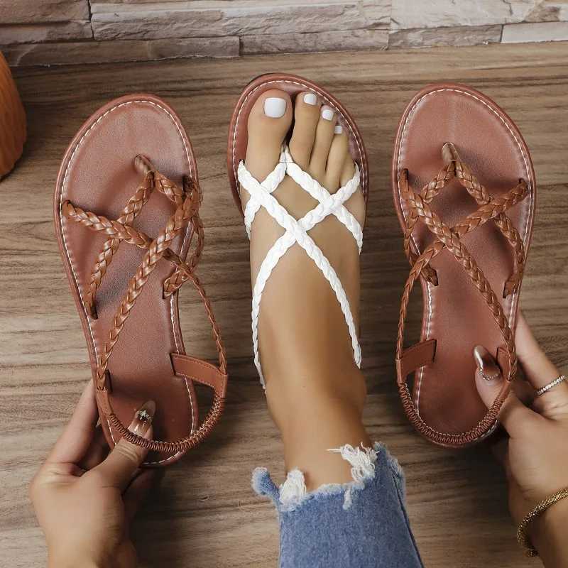Flat Sandals New Summer 2024 Solid Color Woven Herculean Flip-toe Sandals Women Wear Beach Sandals Z250617
