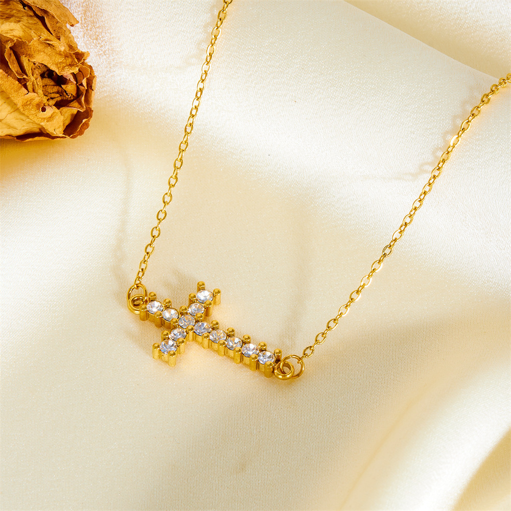 Fashion Minimalist Style Personality Dia-Studded Cross Necklace for Women Titanium Steel High-End