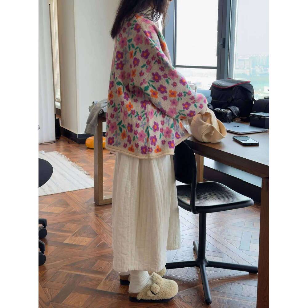 Autumn and winter women's casual floral round neck long sleeved loose cardigan sweater