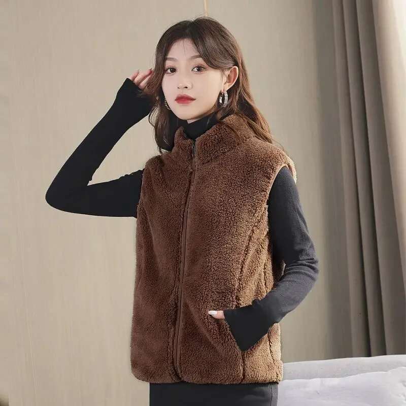 Half Lady Fleece Giletes Solid Color Short Cold Classic Warm Insulated Womens Vests Elegant Sleeveless Autumn Trend 2025 Casual