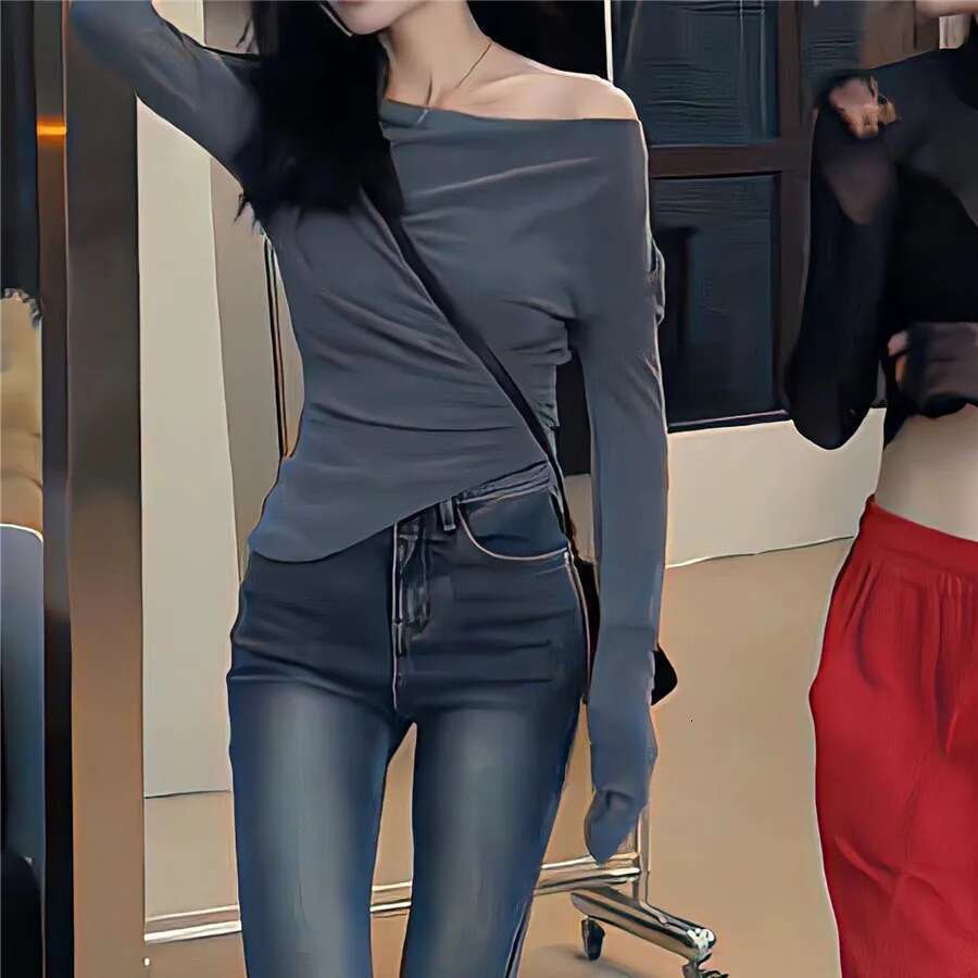 Women Black Tshirt 2025 Off Shoulder Yellow Woman T-shirt Sexy Clothing Tall Korean Fashion Top for Goth Emo Polyester Old O Tee