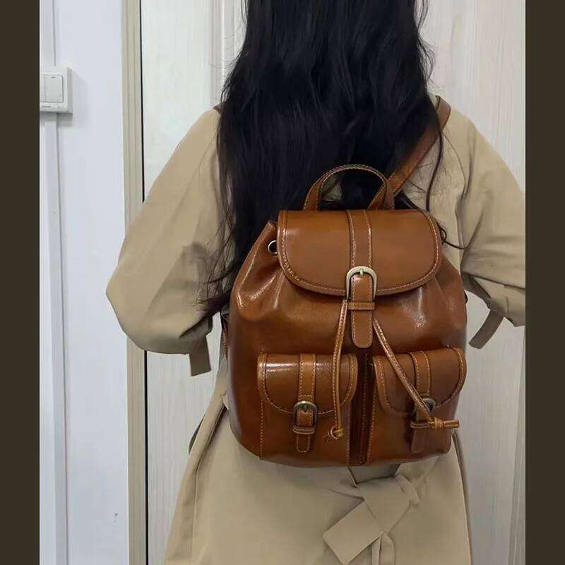 Vintage Women Backpacks Oil-Waxed Skin Ladies School Bags Large Capacity Travel Backpack Leather Student Rucksack Daypack