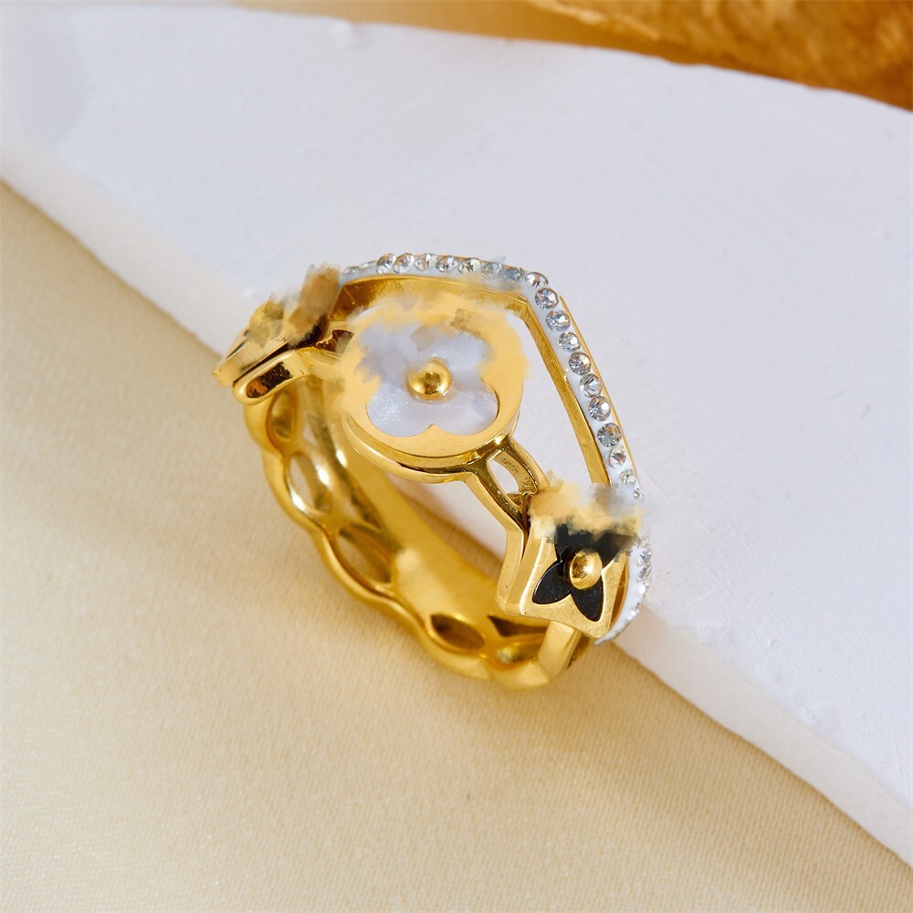 Fashionable Light Luxury Style Diamond-Encrusted Mother-of-Pearl Flower for Women, Elegant High-End, Versatile and Non-Fading Ring