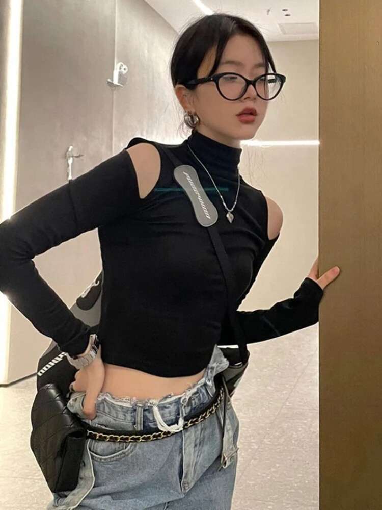 Black Tshirt Off Shoulder 2025 Top for Women Sexy Woman T-shirt Clothing Original Korean Fashion New in Designer Funny Xxl O Tee