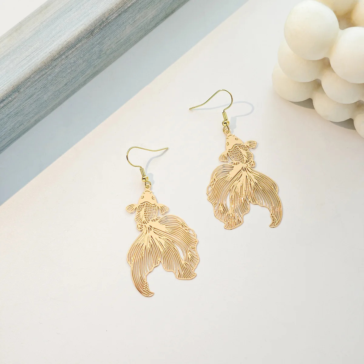 Vintage Creative Double Sided Hollow Goldfish Earrings Chinese Style Exaggerated Paint Koi Metal Cold Wind Ear Hook 250610