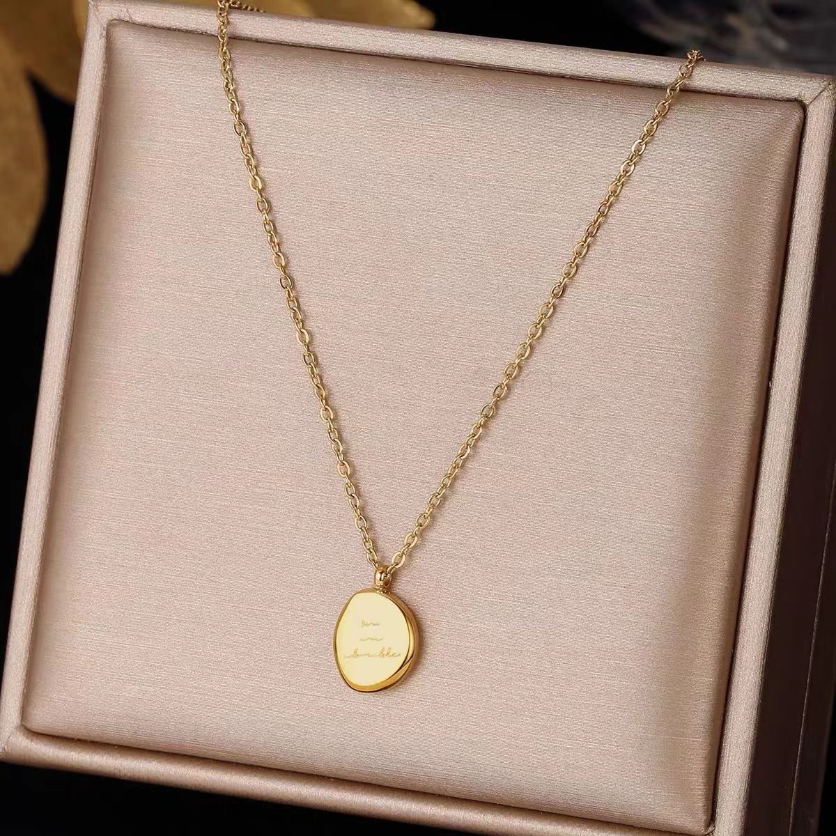 Fashion Light Style Personality Versatile Temperament Irregular Round Letter Necklace for Women Titanium Steel Non-Fading Jewelry