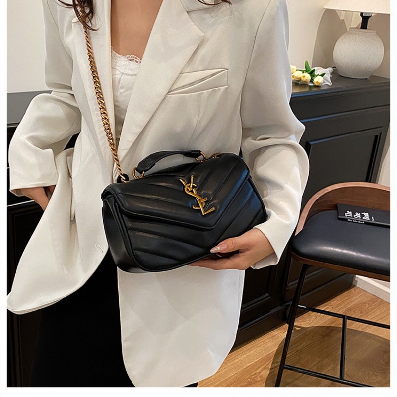 2025 Free Shipping Women's Designer Luxury Korean Embroidery Thread Lingge Fashion Envelope Package Cloud Package Chain Strap Shoulder Cross Shou