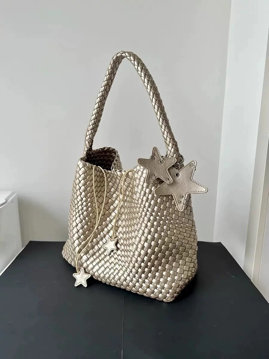 Spicy Girl Vacation Shoulder Bag Commuting Large Capacity Hand-held Tote Retro Woven Bags for Women 250614