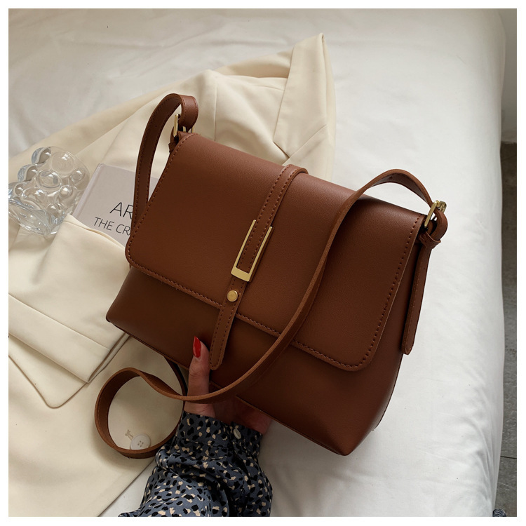 Top brand high-quality new free designer bag retro fashion simple 2025 new fashionable elegant shoulder bag popular crossbody bag new free designer ba