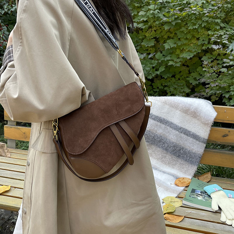 Designer Bag Luxury Bag Shoulder Saddle Crossbody Purse Ladies Emed Silk Scarf Woven Princess Hand Bill