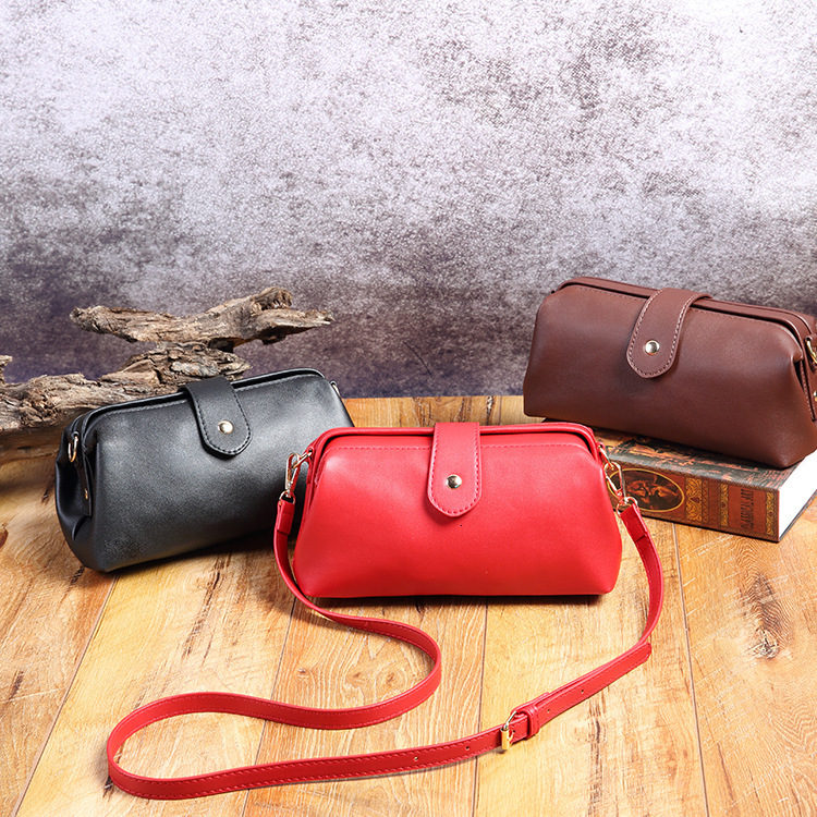 Free Shipping 2025 New Designer Bag Retro Women's Handmade Soft Mouth Shoulder Handbag Casual Fashion High-quality Shopping Bag
