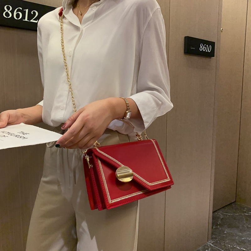 2025 Free Shipping Women's Designer Luxury New Korean Edition Chain Handheld Small Square Bag Cross Shoulder Bag red white