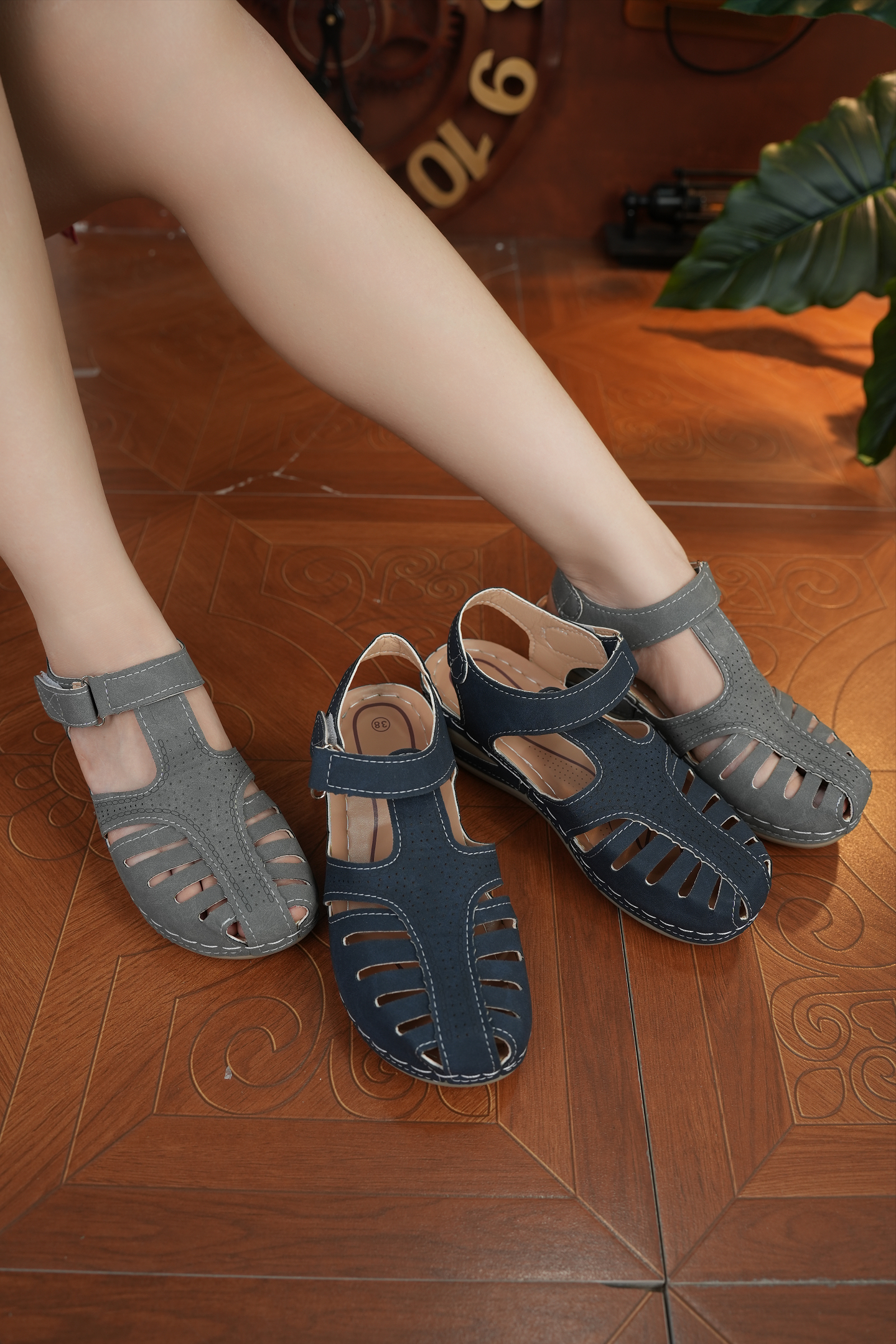 022-Summer casual wear with women's sandals