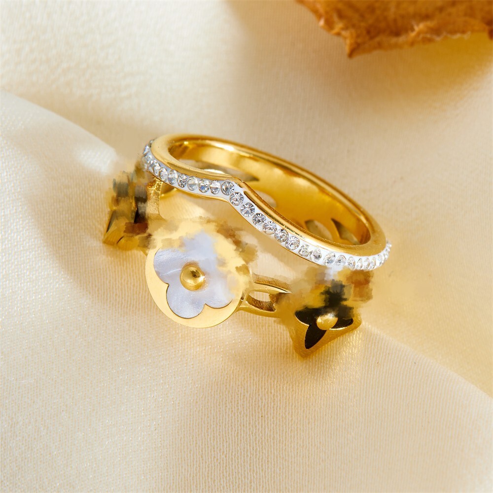 Fashionable Light Luxury Style Diamond-Encrusted Mother-of-Pearl Flower for Women, Elegant High-End, Versatile and Non-Fading Ring